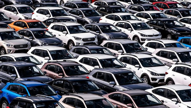 Депутаты предложили сделать парковку бесплатной в выходные во всех регионах